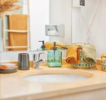 Lovely With Pool And Sea View Фуншал