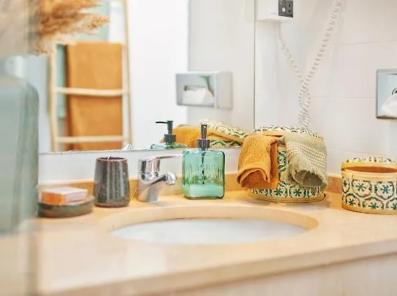 Lovely With Pool And Sea View Funchal