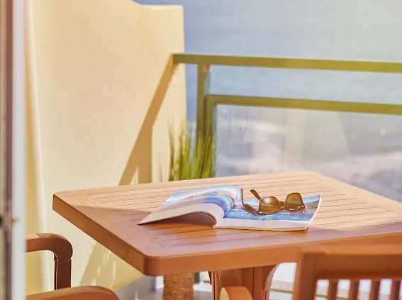 Lovely With Pool And Sea View Appartamento