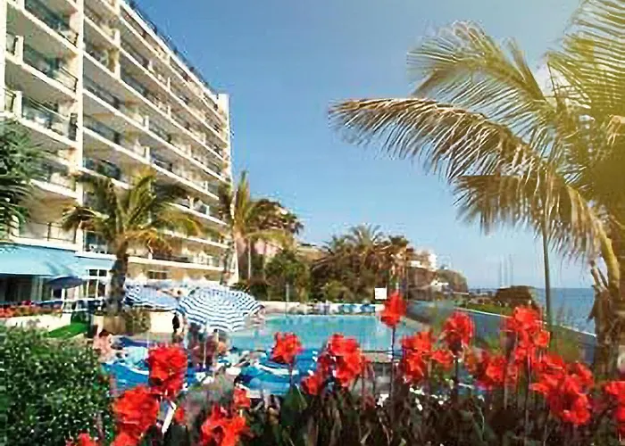 Lovely With Pool And Sea View *